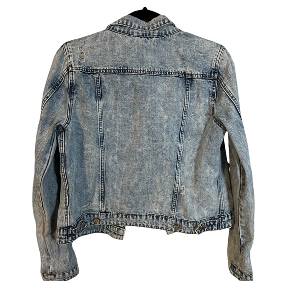 An Eighty-Two Denim jacket by Ardene in size large - Picture 7 of 8